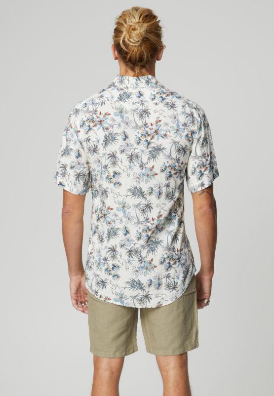 Altonadock Camisa color blanco con flores de manga corta con logo bordado en color azul