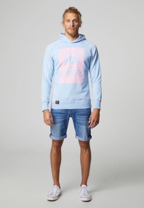 Altonadock Sudadera con capucha de color azul claro con logo y rectángulo rosa estampado